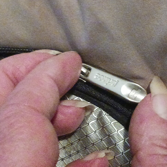 PRINCE Tennis racket case zip up black and silver. ( 29inLx12x - Picture 4 of 4